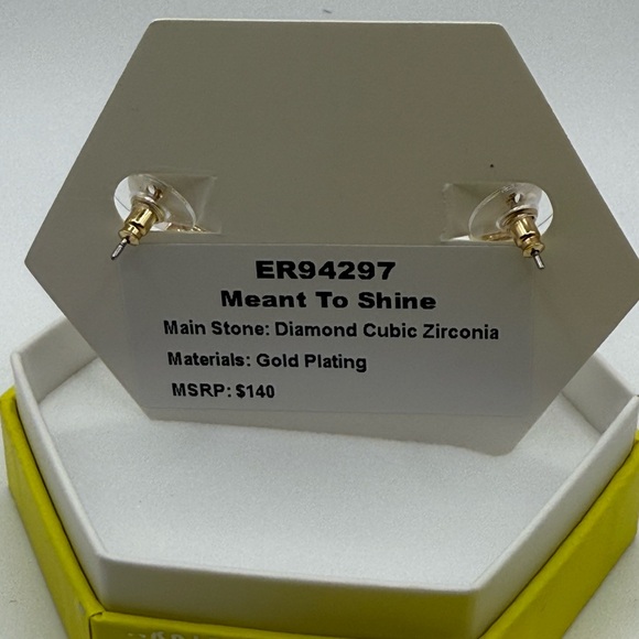 Meant To Shine-Elegant Gold Hoop Earrings - Picture 4 of 5